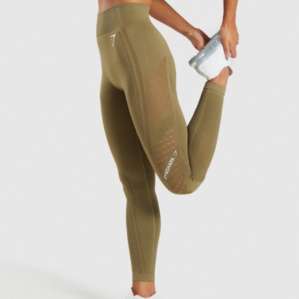 Gymshark Flawless Knit Legging in Khaki